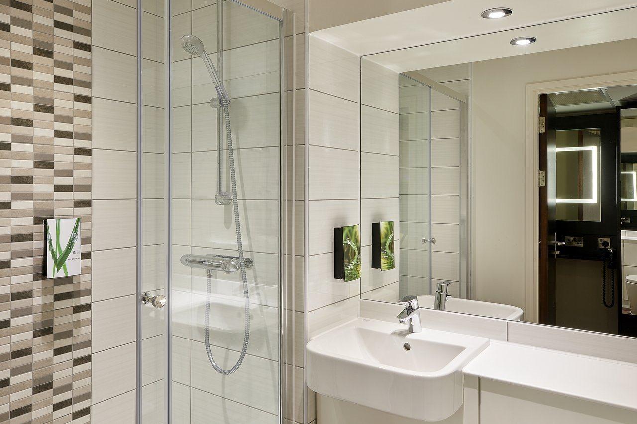 Premier Inn London Bromley Esterno foto